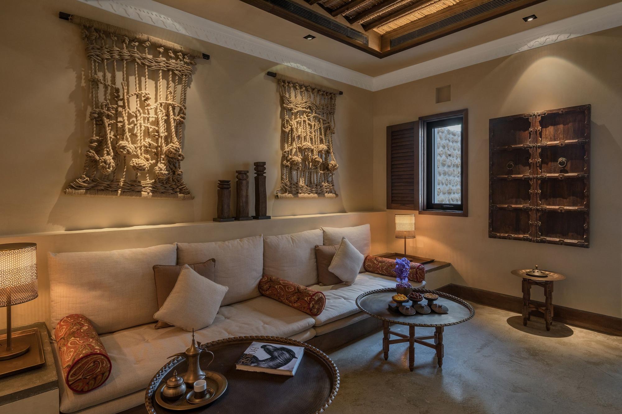 Отель The Chedi Al Bait, Шарджа Экстерьер фото The Library