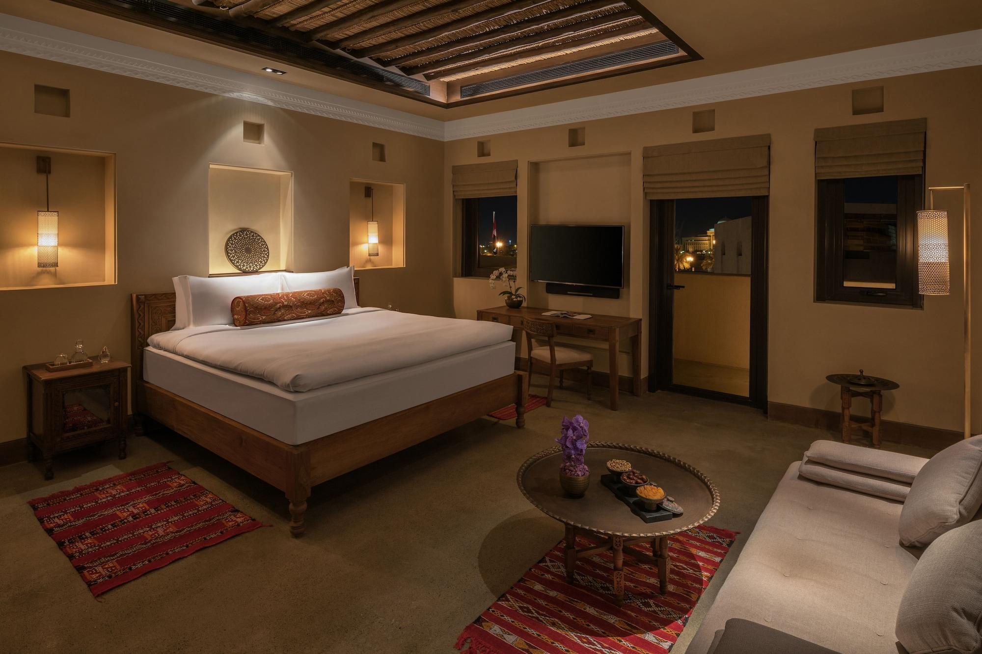 Отель The Chedi Al Bait, Шарджа Экстерьер фото A bedroom at the hotel
