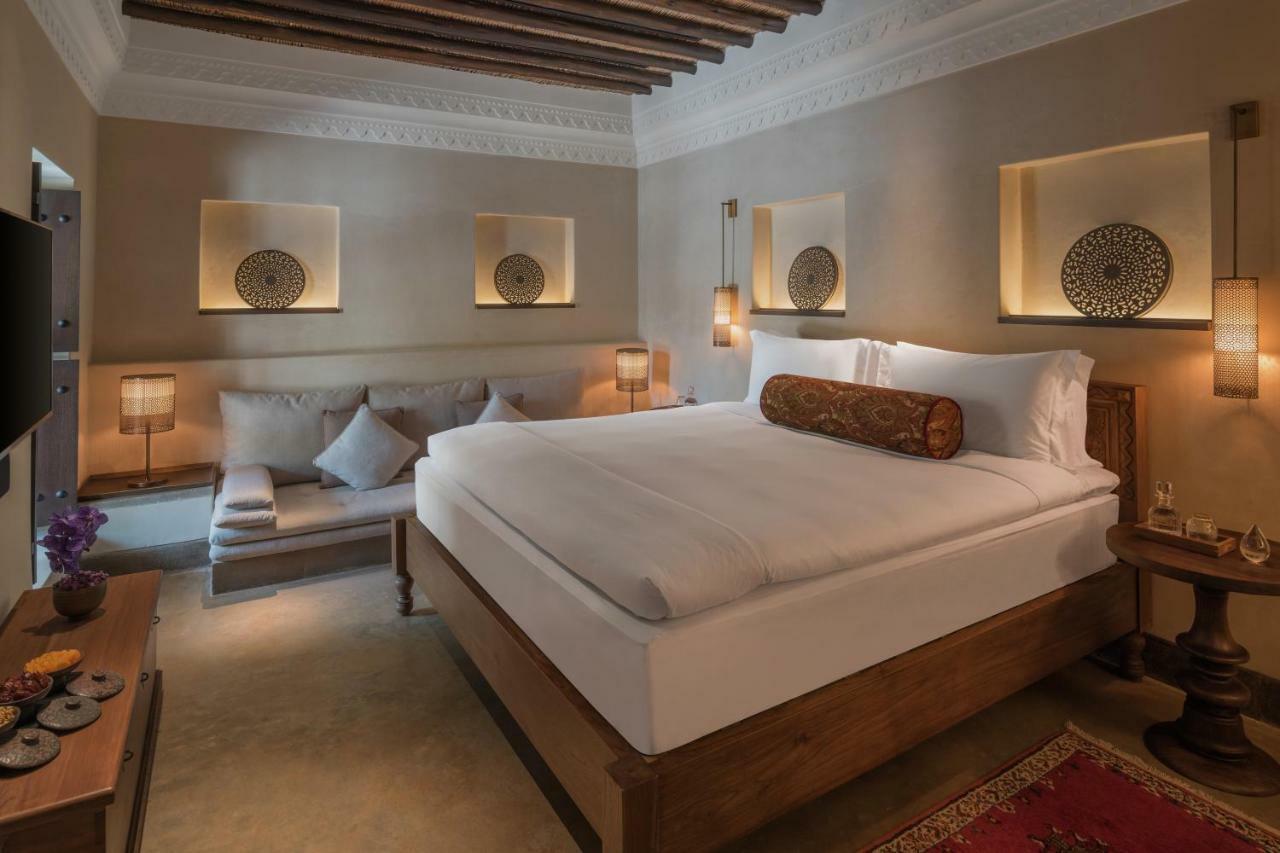 Отель The Chedi Al Bait, Шарджа Экстерьер фото A bedroom at the hotel
